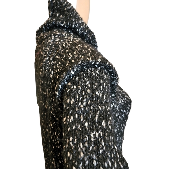 Zara long knit sweater. - Picture 8 of 15